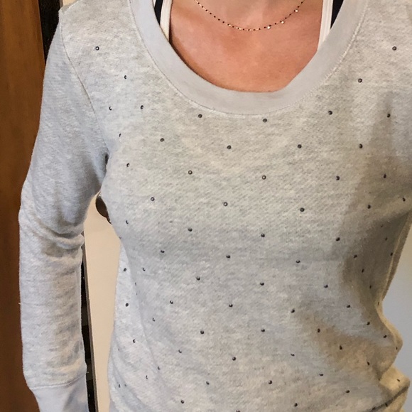 Women’s Top - Picture 3 of 6